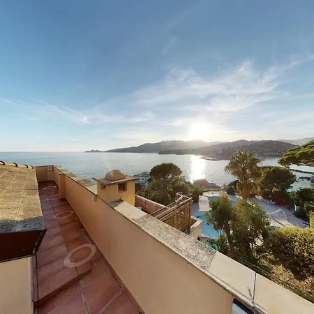 Attico San Faustino: Beachfront With Panoramic Sea Views Holiday home *