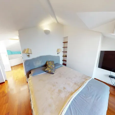 Attico San Faustino: Beachfront With Panoramic Sea Views *