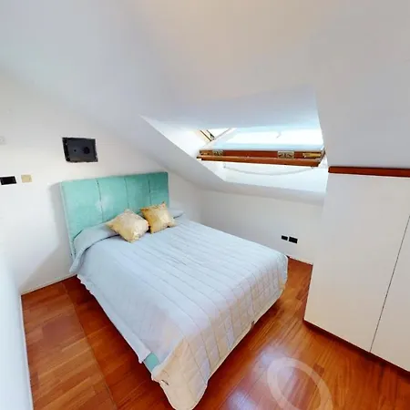 Attico San Faustino: Beachfront With Panoramic Sea Views Holiday home