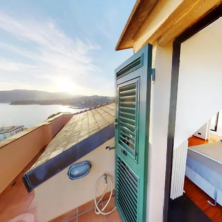 Attico San Faustino: Beachfront With Panoramic Sea Views Rapallo