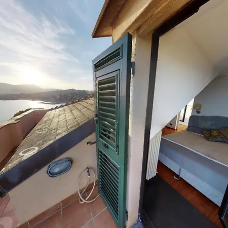 Attico San Faustino: Beachfront With Panoramic Sea Views