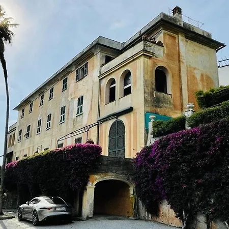 Holiday home Attico San Faustino: Beachfront With Panoramic Sea Views Rapallo