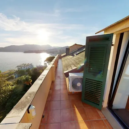 Nyaraló Welcome Riviera - Attico San Faustino 165 Mq Piu 110 Mq Di Terrazza- In 700 ,vista Mare Strepitosa-100 M Dalla Spiaggia-parking Esclusivo Rapallo